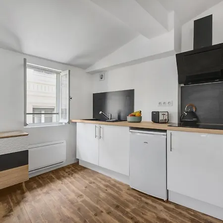 Bright 25 M Studio In The Town Centre